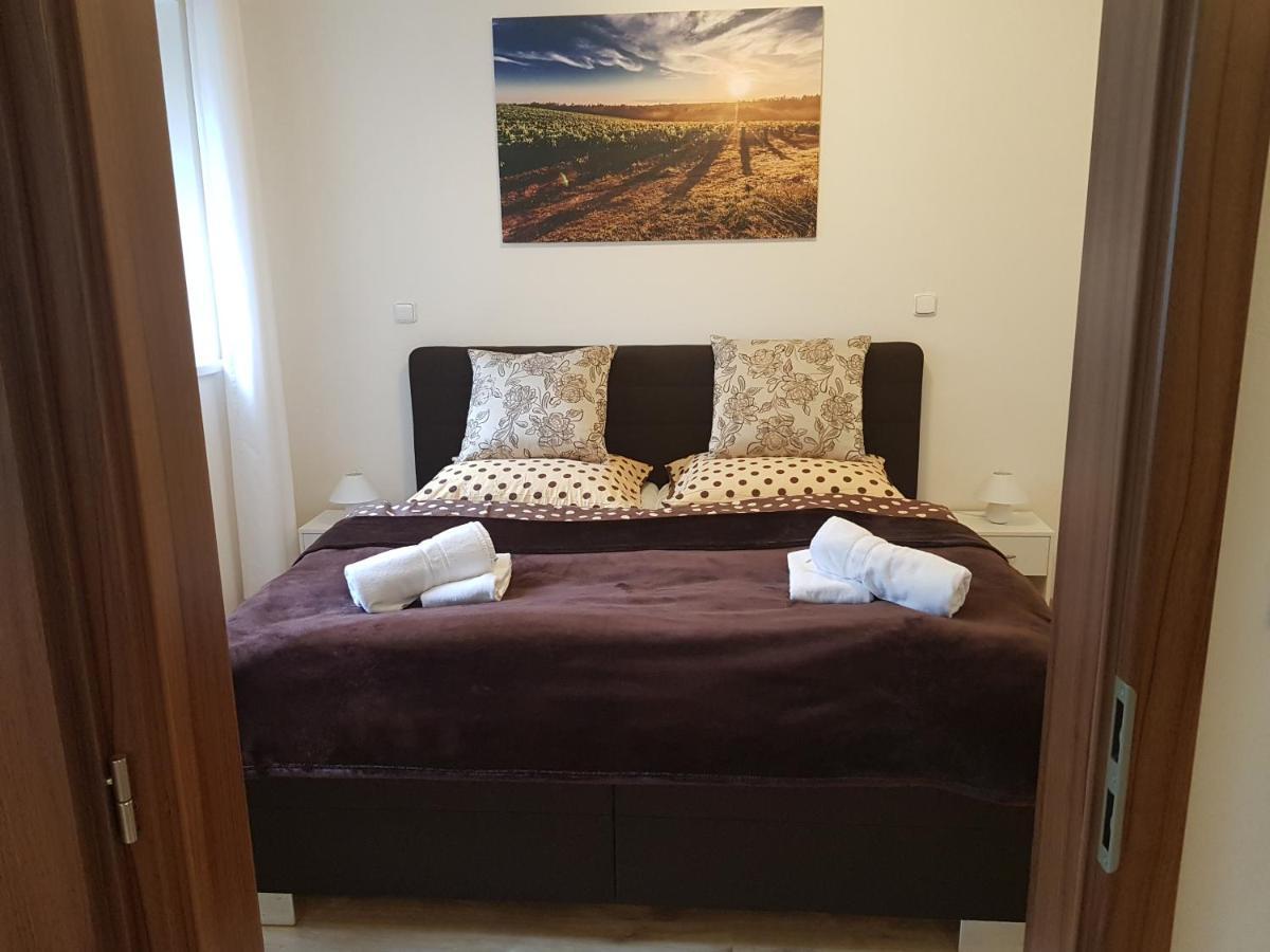 Apartman Rezidence Mikulov Exterior foto